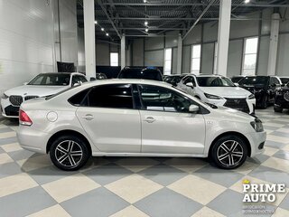 2015 Volkswagen Polo V, серый, 689000 рублей, вид 4