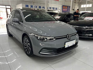 2022 Volkswagen Golf VIII, серый, 1521999 рублей, вид 3