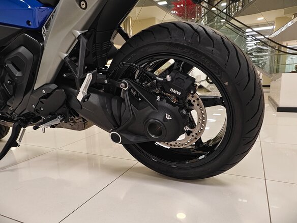 2025 BMW R 1300 RS, синий, 1990000 рублей - вид 17