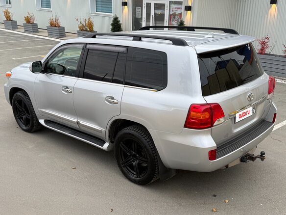 2014 Toyota Land Cruiser 200 Series Рестайлинг 1, серый, 5000000 рублей