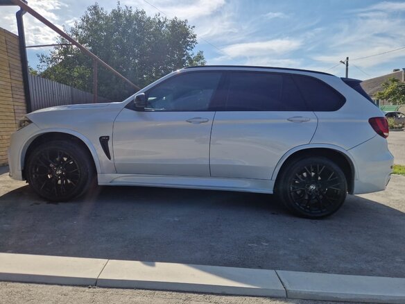 2014 BMW X5 30d III (F15), белый, 3100000 рублей - вид 4