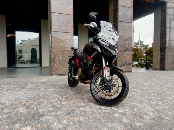 2024 Ducati Multistrada V4, серый, 2350000 рублей - вид 3