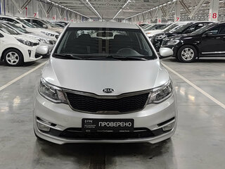 2015 Kia Rio III Рестайлинг, серебристый, 780000 рублей, вид 2
