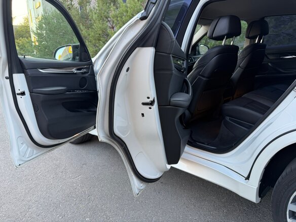 2015 BMW X6 30d II (F16), белый, 3380000 рублей - вид 27