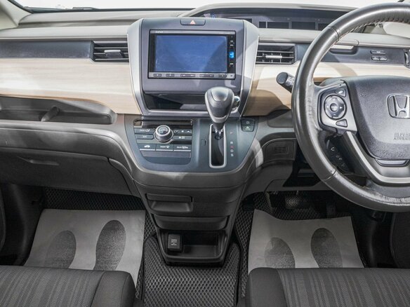 2017 Honda Freed II, жёлтый, 1639000 рублей - вид 16