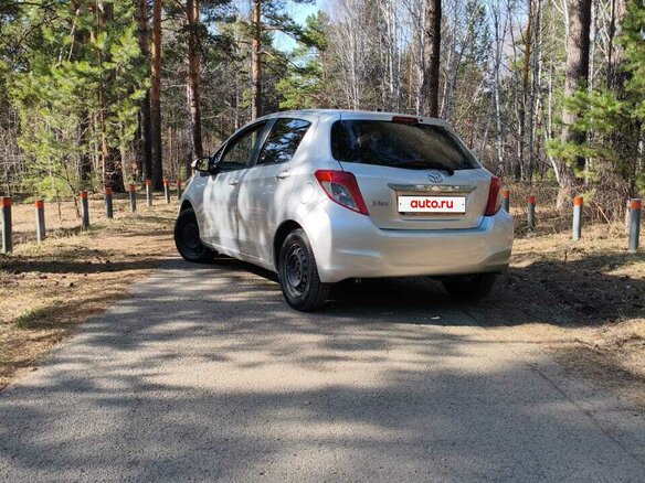 2014 Toyota Vitz III (XP130), серебристый, 670000 рублей - вид 6