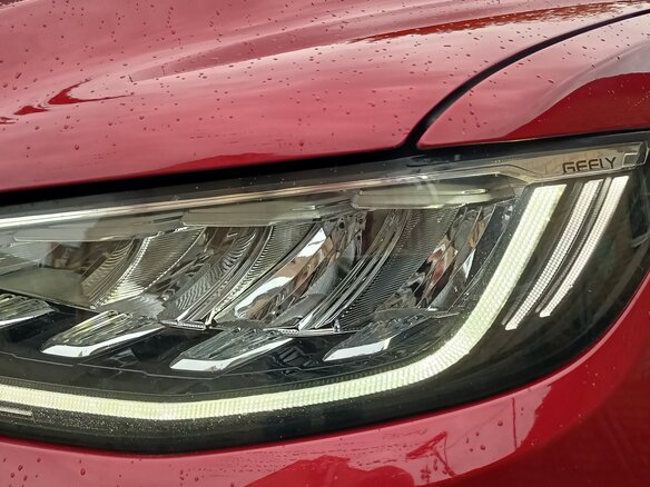 2023 Geely Atlas Pro, красный, 1995000 рублей - вид 9