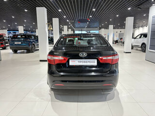 2014 Kia Rio 6-speed III, чёрный, 788000 рублей, вид 3