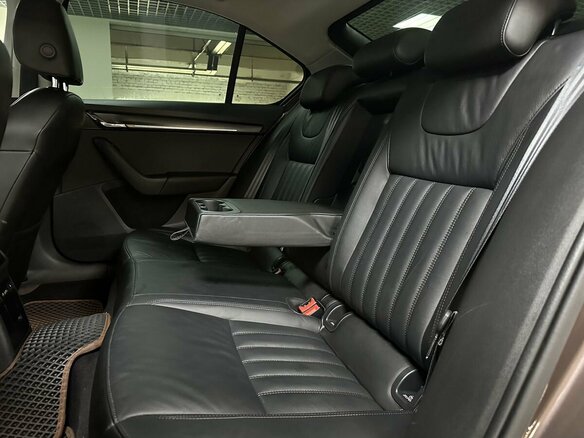 2019 Skoda Octavia III (A7) Рестайлинг, коричневый, 1720000 рублей - вид 11