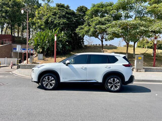 2022 Nissan X-Trail III Рестайлинг, белый, 1625000 рублей, вид 5