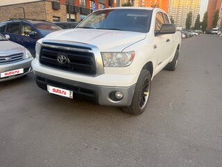 2011 Toyota Tundra CrewMax II, белый, 3050000 рублей, вид 2