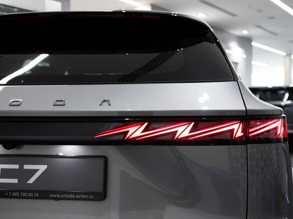 2026 Omoda C7, серебристый, 3099000 рублей - вид 12