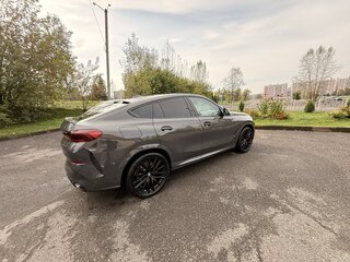 2023 BMW X6 40i III (G06), серый, 10999999 рублей, вид 4