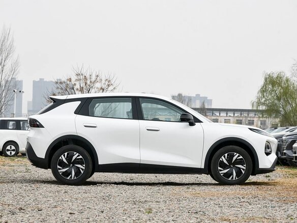 2026 Changan Qiyuan Q05 51.9 kWh II, белый, 1895000 рублей - вид 4