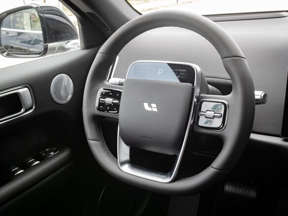 2025 Li Auto (Lixiang) L6 I, чёрный - вид 15