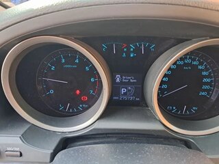 2011 Toyota Land Cruiser 200 Series, белый, 3500000 рублей, вид 5