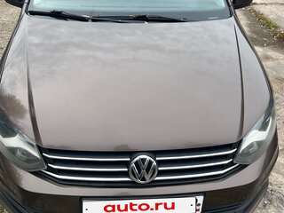 2016 Volkswagen Polo V Рестайлинг, коричневый, 1030000 рублей, вид 3