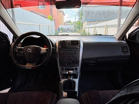 2011 Toyota Corolla X (E140, E150) Рестайлинг, чёрный, 1300000 рублей - вид 10