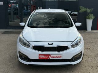 2017 Kia Ceed II Рестайлинг, белый, 1170000 рублей, вид 4