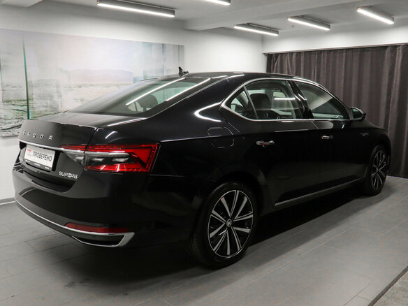 2025 Skoda Superb III Рестайлинг, чёрный, 3200000 рублей - вид 3