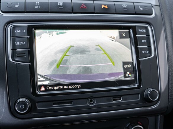 2019 Volkswagen Polo V Рестайлинг, красный, 1450000 рублей - вид 12