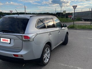 2013 Mitsubishi Outlander III, серебристый, 1050000 рублей, вид 4
