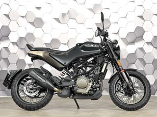 2023 Husqvarna Svartpilen 401, чёрный, 595000 рублей, вид 3