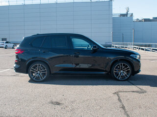 2020 BMW X5 M50d IV (G05/G18), чёрный, 6290000 рублей, вид 4