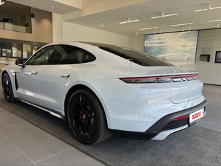 2026 Porsche Taycan 4 I Рестайлинг, серый, 13300000 рублей, вид 3