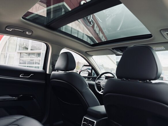 2026 Kia K5 III Рестайлинг, чёрный, 5070000 рублей - вид 24
