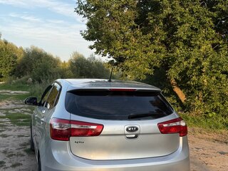 2012 Kia Rio 4-speed III, серебристый, 780000 рублей, вид 3