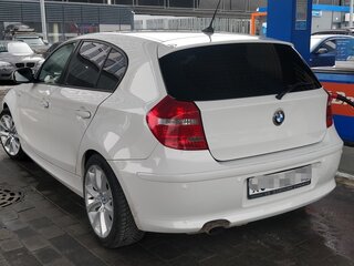 2011 BMW 1 серии 116i I (E81/E82/E87/E88) Рестайлинг, белый, 900000 рублей, вид 2