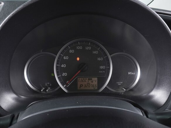 2013 Toyota Vitz III (XP130), синий, 450000 рублей - вид 15