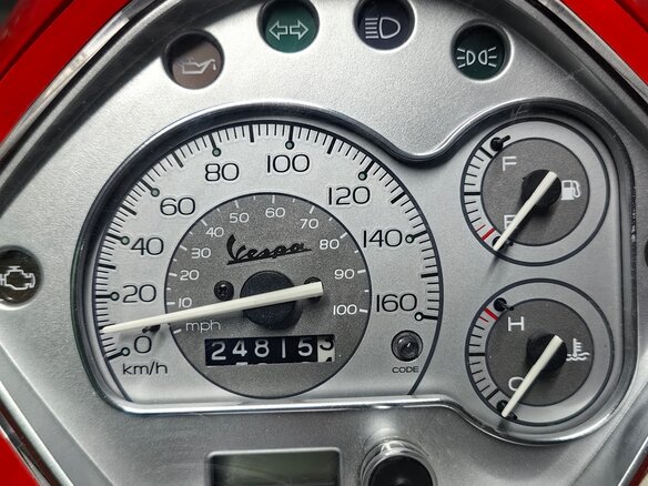 2012 Vespa GTS 250, красный, 415000 рублей - вид 3