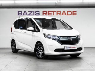 2018 Honda Freed+ II, белый, 1650000 рублей, вид 3