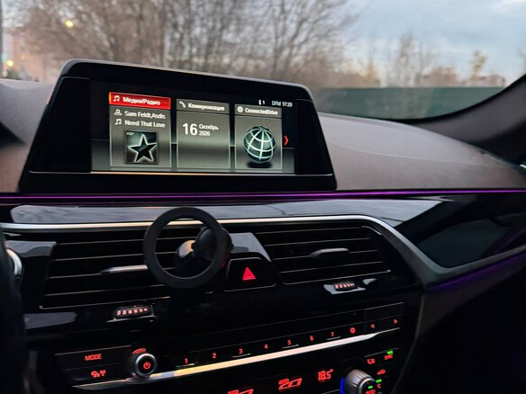 2018 BMW 5 серии 520i VII (G30/G31/G38), чёрный, 3000000 рублей - вид 30