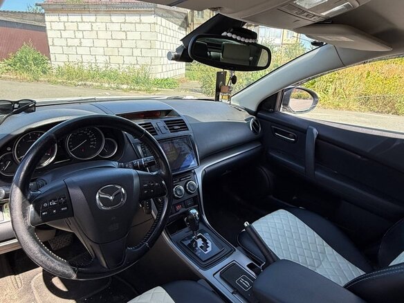 2011 Mazda 6 II (GH) Рестайлинг, белый - вид 2
