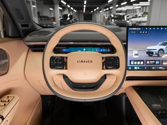 2026 Lynk & Co 900, серый, 7800000 рублей - вид 10
