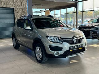 2017 Renault Sandero Stepway II, бежевый, 1080000 рублей, вид 3