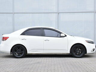 2010 Kia Forte I, белый, 695000 рублей, вид 4