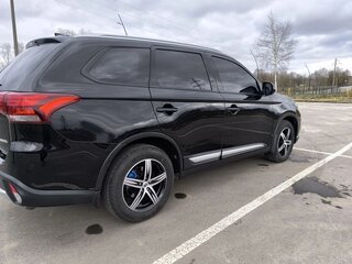 2017 Mitsubishi Outlander III Рестайлинг 2, чёрный, 2149000 рублей, вид 4