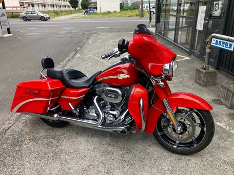 2010 Harley-Davidson CVO Street Glide, красный, 1300000 рублей, вид 2