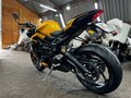 2023 Triumph Street Triple, жёлтый, 1170000 рублей - вид 5