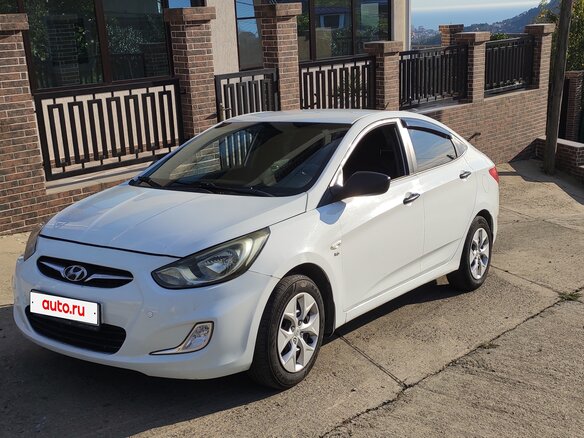 2014 Hyundai Solaris I, белый, 750000 рублей