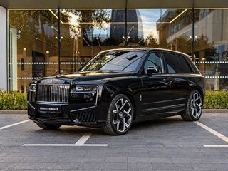 2026 Rolls-Royce Cullinan Black Badge I Рестайлинг (Series II), чёрный, 72500000 рублей, вид 4