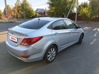 2013 Hyundai Solaris I, серебристый, 780000 рублей, вид 3