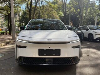 2026 Toyota bZ3X 58.3 kWh, белый, 2880000 рублей, вид 3