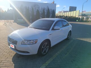 2011 Volvo S40 II Рестайлинг, белый, 850000 рублей, вид 1