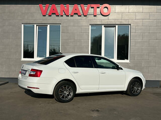2017 Skoda Octavia III (A7) Рестайлинг, белый, 1740000 рублей, вид 5