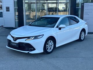 2020 Toyota Camry VIII (XV70), белый, 2480000 рублей, вид 1